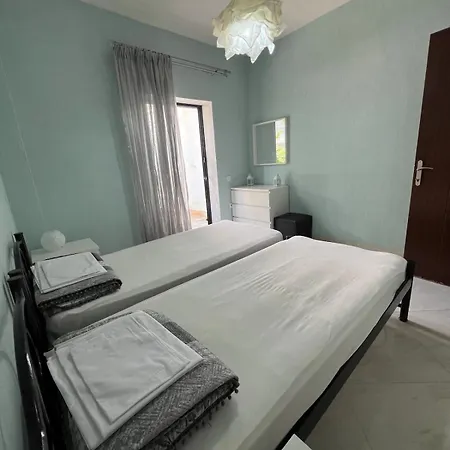 Ground Floor With Garden Appartement Polychrono